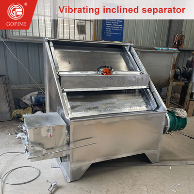 Séparateur liquide-solide incliné par vibration pour le traitement des boues urbaines